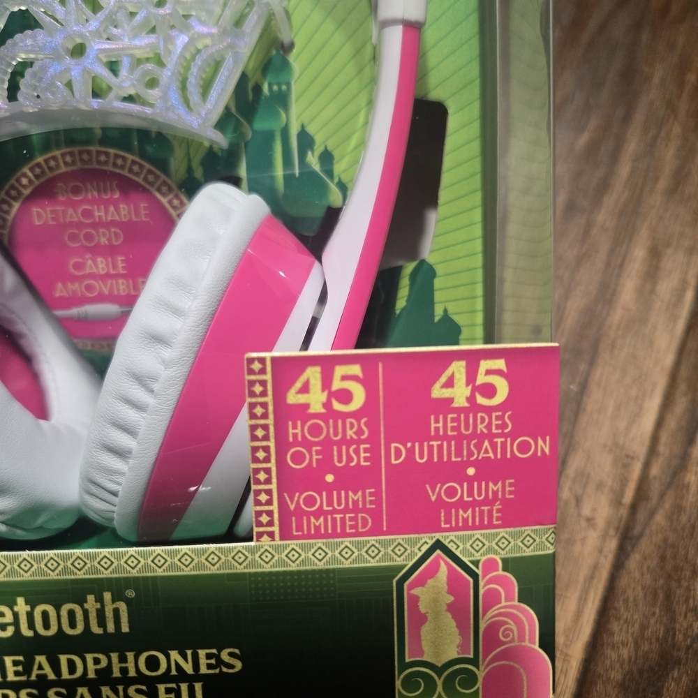Wicked Glinda Pink and White Wireless Headphones Microphone Rechargable Kids New - Picture 9 of 9